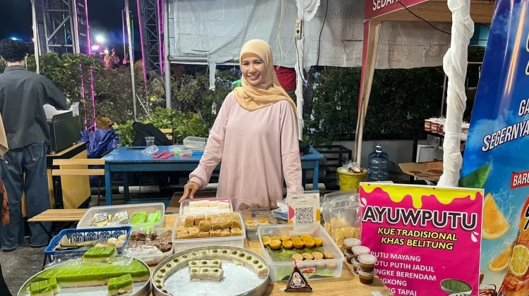 Jualan di Belitong Color Splash, UMKM Kue Belitung Raup Rp800 Ribu Semalam