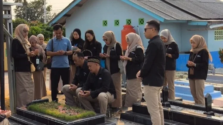 Bukan Sekadar Duka, Ustaz Jaja: Pemakaman Belajar Melepas dan Menerima