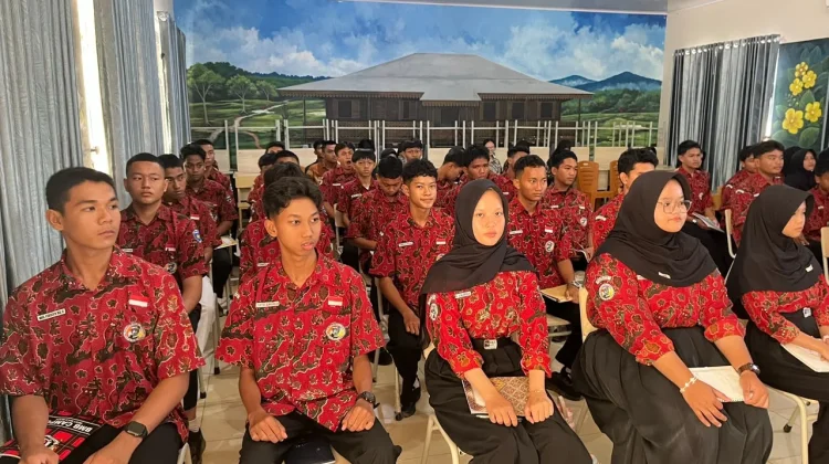 LDK OSIS SMAN 1 Manggar: Siswa Belajar Jadi Pemimpin dari Diri Sendiri