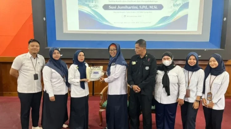 Kabag TU RRI Sungailiat Susi Jumihartini Purna Tugas