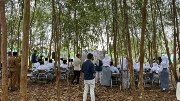 Hutan Pelawan SMKN 1 Bakam Jadi Laboratorium Lingkungan Hidup