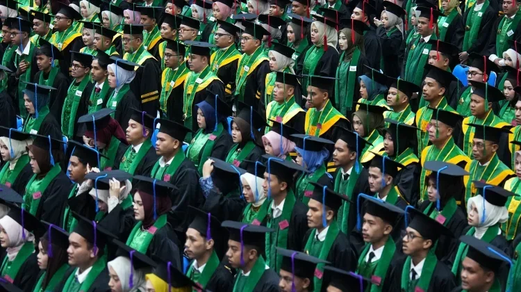 Sarjana Berperan Penting Menjaga Kemajuan Budaya Bangsa