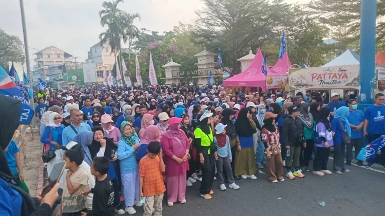 Ribuan Peserta Ikuti Jalan Sehat Partai Demokrat Bangka