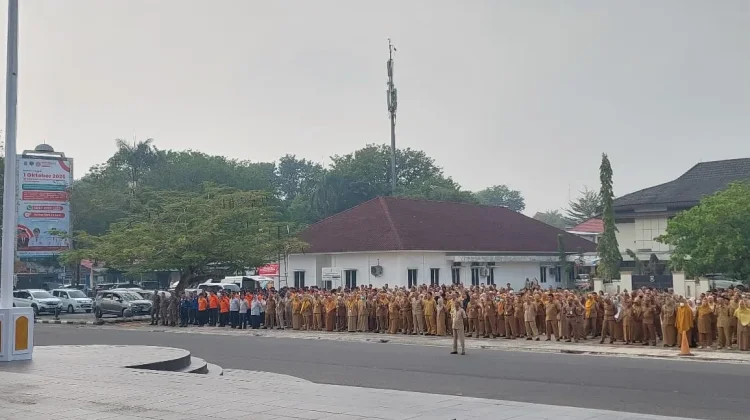 Apel Gabungan Pemkot Pangkalpinang Diwarnai Penghargaan dan Evaluasi ASN