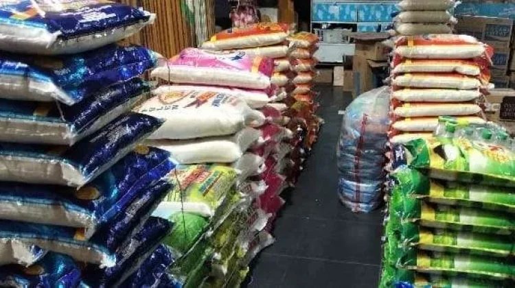 Beras Kemasan 5 Kg Sulit Ditemukan, Harga di Pasaran Capai Rp85 Ribu