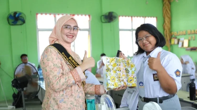 DWP Babel Gelar DWP Mengajar di SMAN 1 Pangkalpinang