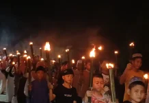 Ratusan Warga Arung Dalam Meriahkan Pawai Obor Ramadan