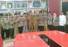 Program Natak Masjid MUI Bangka Berikan Buku Fatwa dan Pembinaan Umat