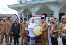 Perkuat Layanan Publik, Masyarakat Desa Kemingking Terima Bantuan Ambulans