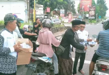 Paguyuban Sedulur Rantau Cirebon Bangka Bagikan Seribu Takjil