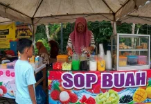 Minuman Es Buah Segar jadi Pilihan Takjil Puasa