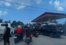 Antre BBM di SPBU Sinar Jaya Sungailiat Bangka