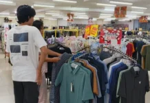 Kunjungan Masyarakat Mencari Baju Lebaran Mulai Meningkat