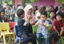 Menanamkan Nilai Berbagi Penting bagi Anak Usia Dini