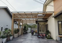 Warga Sungailiat Manfaatkan Tanaman Hias Percantik Teras Rumah