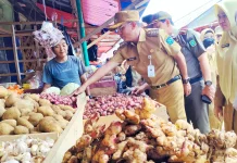 Bupati Belitung Sidak Pasar, Pastikan Harga Bapok Terkendali