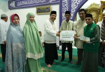 Pemkot Pangkalpinang Serahkan Bantuan Safari Ramadan di Masjid