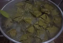 Pesanan Ketupat Daun Simpur Mulai Ramai jelang Lebaran