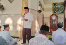 Wakil Bupati Beltim Salat Ied Bersama Warga di Masjid Agung Darussalam