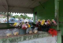 Tradisi Bawa Bunga ke Makam Leluhur pada Perayaan Ceng Beng