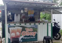 Harga Plastik Melonjak, Pedagang Kecil Ikut Terimbas