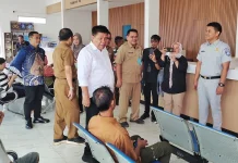 Gubernur Babel Tinjau Langsung Pelayanan di Samsat Belitung  RRI.CO.ID