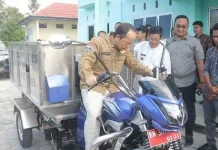Bupati Algafry Serahkan Aset TPS3R Desa Kurau