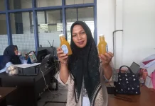 Sirup Markisa Segar Temani Aktivitas Pegawai di Kantor