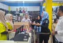 Pelaku Usaha di Basel Terapkan Pembatasan Pemakaian 'Plastik Asoy'