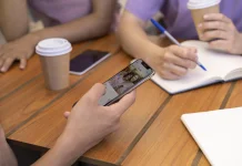 Media Sosial Jadi Ruang Anak Muda Mengenal Dunia Menulis