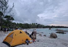 Pantai Jambosag Jadi Tujuan Wisatawan Menikmati Libur Panjang di Bangka