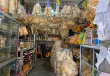 H-6 Iduladha Penjual Makanan Ringan Mengaku Masih Sepi Peminat