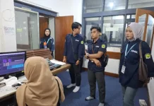 Tim TMB RRI Sungailiat Edukasi Teknik Penyiaran Radio kepada Mahasiswa