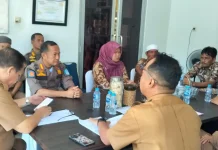 Rapat Gabungan Tolak Pengunduran Diri Kades Jada Bahrin