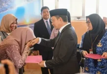Dorong Peningkatan IPM, Dindukcapil Bateng "Jemput Bola" ke Sekolah