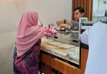 Harga Turun, Warga Beli Emas untuk Investasi
