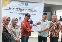 Bantuan RTLH-Posyandu Diserahkan di Jelitik