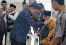 Pemkab Bateng Serahkan Bantuan ke Masjid & Warga Arung dalam