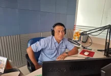 Halo RRI: Warga Adukan Tiang Listrik Miring di Desa Airuay