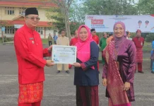 Bupati Markus Ajak Keluarga Perkuat Komunikasi dan Pengasuhan
