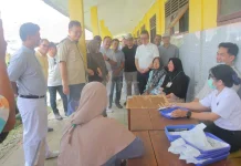 Pemkab Babar - PT.BPL Gelar Bakti Sosial Pelayanan Kesehatan di Kelapa