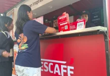 Cuaca Panas, Penjuan Es Aneka Rasa Bermunculan di Sungailiat