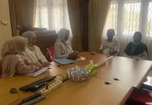 Hari Pertama PPL, 2 Mahasiswa KPI IAIN SAS Belajar Menulis di RRI Sungailiat