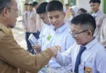 Pemkab Bangka Tengah Siapkan Bantuan Seragam untuk Siswa Miskin