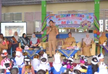 Bupati Bangka Barat dan Bunda PAUD Monitoring MPLS Ramah di TK Pembina Mentok