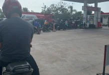 Dilema Warga Sungailiat: Antre Panas di SPBU atau Beli Pertalite Eceran Mahal