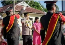 Tradisi Pedang Pora Sambut Kapolres Bangka Tengah AKBP Samuel Simanjuntak