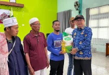 Nelayan Manggar Terima Bantuan Beras dan Minyak saat Musim Angin