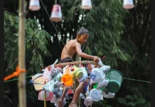 "Badan Penuh Oli" Jadi Kenangan Paling Dirindu di Agustusan