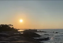 Pesona Pantai Rambak Sungailiat Pikat Wisatawan Luar Daerah